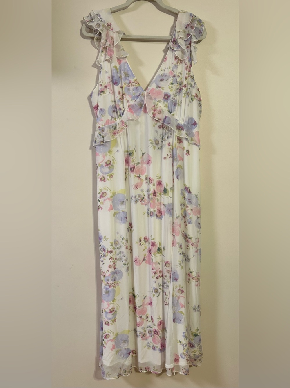 ARULA Floral V-Neck Maxi Dress in Pastel Pink & Lavender-Size A (1X-16/18)